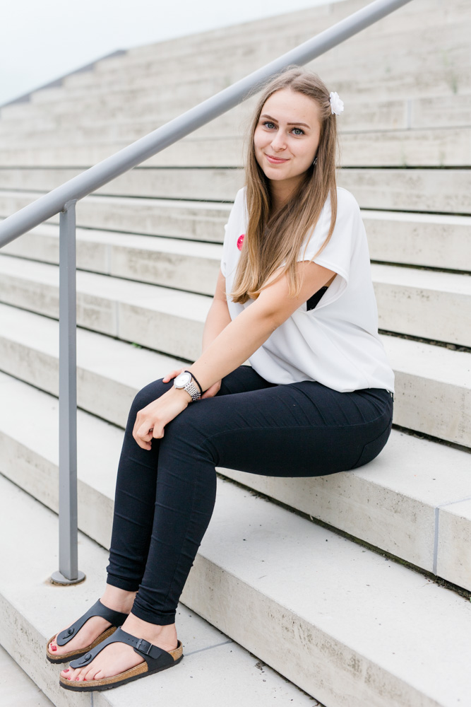 Modernes JGA-Fotoshooting in der Hamburger Hafencity